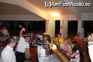 [P06] Lobby Bar-ul deschis pana la ora 00.00. Barmanii ne pregateau niste cocktail-uri » foto by dumalau
 - 
<span class="allrVoted glyphicon glyphicon-heart hidden" id="av648467"></span>
<a class="m-l-10 hidden" id="sv648467" onclick="voting_Foto_DelVot(,648467,1932)" role="button">șterge vot <span class="glyphicon glyphicon-remove"></span></a>
<a id="v9648467" class=" c-red"  onclick="voting_Foto_SetVot(648467)" role="button"><span class="glyphicon glyphicon-heart-empty"></span> <b>LIKE</b> = Votează poza</a> <img class="hidden"  id="f648467W9" src="/imagini/loader.gif" border="0" /><span class="AjErrMes hidden" id="e648467ErM"></span>