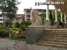 [P16] una din multele statuete din curtea resortului » foto by jilapitis
 - 
<span class="allrVoted glyphicon glyphicon-heart hidden" id="av109111"></span>
<a class="m-l-10 hidden" id="sv109111" onclick="voting_Foto_DelVot(,109111,1935)" role="button">șterge vot <span class="glyphicon glyphicon-remove"></span></a>
<a id="v9109111" class=" c-red"  onclick="voting_Foto_SetVot(109111)" role="button"><span class="glyphicon glyphicon-heart-empty"></span> <b>LIKE</b> = Votează poza</a> <img class="hidden"  id="f109111W9" src="/imagini/loader.gif" border="0" /><span class="AjErrMes hidden" id="e109111ErM"></span>