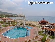 [P23] Piscina in toata splendoarea ei. Se observa clar si barul de pe plaja. » foto by irma_ro*
 - 
<span class="allrVoted glyphicon glyphicon-heart hidden" id="av62127"></span>
<a class="m-l-10 hidden" id="sv62127" onclick="voting_Foto_DelVot(,62127,1935)" role="button">șterge vot <span class="glyphicon glyphicon-remove"></span></a>
<a id="v962127" class=" c-red"  onclick="voting_Foto_SetVot(62127)" role="button"><span class="glyphicon glyphicon-heart-empty"></span> <b>LIKE</b> = Votează poza</a> <img class="hidden"  id="f62127W9" src="/imagini/loader.gif" border="0" /><span class="AjErrMes hidden" id="e62127ErM"></span>