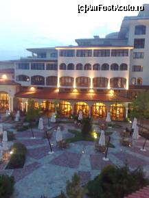 [P05] Curtea interioara. La parter se poate vedea restaurantul principal. » foto by irma_ro*
 - 
<span class="allrVoted glyphicon glyphicon-heart hidden" id="av62109"></span>
<a class="m-l-10 hidden" id="sv62109" onclick="voting_Foto_DelVot(,62109,1935)" role="button">șterge vot <span class="glyphicon glyphicon-remove"></span></a>
<a id="v962109" class=" c-red"  onclick="voting_Foto_SetVot(62109)" role="button"><span class="glyphicon glyphicon-heart-empty"></span> <b>LIKE</b> = Votează poza</a> <img class="hidden"  id="f62109W9" src="/imagini/loader.gif" border="0" /><span class="AjErrMes hidden" id="e62109ErM"></span>