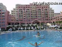 [P16] Una dintre piscinele hotelului 
 » foto by mari_stoica06
 - 
<span class="allrVoted glyphicon glyphicon-heart hidden" id="av14175"></span>
<a class="m-l-10 hidden" id="sv14175" onclick="voting_Foto_DelVot(,14175,1939)" role="button">șterge vot <span class="glyphicon glyphicon-remove"></span></a>
<a id="v914175" class=" c-red"  onclick="voting_Foto_SetVot(14175)" role="button"><span class="glyphicon glyphicon-heart-empty"></span> <b>LIKE</b> = Votează poza</a> <img class="hidden"  id="f14175W9" src="/imagini/loader.gif" border="0" /><span class="AjErrMes hidden" id="e14175ErM"></span>