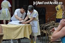 [P04] demonstratie de impaturire a prosoapelor tinuta de cameriste » foto by annays*
 - 
<span class="allrVoted glyphicon glyphicon-heart hidden" id="av107574"></span>
<a class="m-l-10 hidden" id="sv107574" onclick="voting_Foto_DelVot(,107574,1941)" role="button">șterge vot <span class="glyphicon glyphicon-remove"></span></a>
<a id="v9107574" class=" c-red"  onclick="voting_Foto_SetVot(107574)" role="button"><span class="glyphicon glyphicon-heart-empty"></span> <b>LIKE</b> = Votează poza</a> <img class="hidden"  id="f107574W9" src="/imagini/loader.gif" border="0" /><span class="AjErrMes hidden" id="e107574ErM"></span>