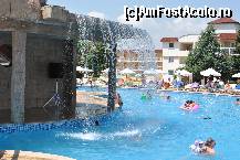 [P09] Piscina din curtea interioara » foto by anyx
 - 
<span class="allrVoted glyphicon glyphicon-heart hidden" id="av110928"></span>
<a class="m-l-10 hidden" id="sv110928" onclick="voting_Foto_DelVot(,110928,1946)" role="button">șterge vot <span class="glyphicon glyphicon-remove"></span></a>
<a id="v9110928" class=" c-red"  onclick="voting_Foto_SetVot(110928)" role="button"><span class="glyphicon glyphicon-heart-empty"></span> <b>LIKE</b> = Votează poza</a> <img class="hidden"  id="f110928W9" src="/imagini/loader.gif" border="0" /><span class="AjErrMes hidden" id="e110928ErM"></span>