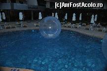 [P14] seara in piscina din fata » foto by giximan
 - 
<span class="allrVoted glyphicon glyphicon-heart hidden" id="av113682"></span>
<a class="m-l-10 hidden" id="sv113682" onclick="voting_Foto_DelVot(,113682,1946)" role="button">șterge vot <span class="glyphicon glyphicon-remove"></span></a>
<a id="v9113682" class=" c-red"  onclick="voting_Foto_SetVot(113682)" role="button"><span class="glyphicon glyphicon-heart-empty"></span> <b>LIKE</b> = Votează poza</a> <img class="hidden"  id="f113682W9" src="/imagini/loader.gif" border="0" /><span class="AjErrMes hidden" id="e113682ErM"></span>