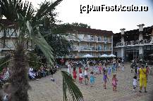 [P17] Aspect din timpul alocat seara copiilor, 30 de minute, in dreapta se vede terasa de la sala principala de mese. » foto by giximan
 - 
<span class="allrVoted glyphicon glyphicon-heart hidden" id="av113690"></span>
<a class="m-l-10 hidden" id="sv113690" onclick="voting_Foto_DelVot(,113690,1946)" role="button">șterge vot <span class="glyphicon glyphicon-remove"></span></a>
<a id="v9113690" class=" c-red"  onclick="voting_Foto_SetVot(113690)" role="button"><span class="glyphicon glyphicon-heart-empty"></span> <b>LIKE</b> = Votează poza</a> <img class="hidden"  id="f113690W9" src="/imagini/loader.gif" border="0" /><span class="AjErrMes hidden" id="e113690ErM"></span>