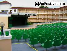 [P32] Amfiteatrul - unde seara erau spectacole » foto by mmierla
 - 
<span class="allrVoted glyphicon glyphicon-heart hidden" id="av97437"></span>
<a class="m-l-10 hidden" id="sv97437" onclick="voting_Foto_DelVot(,97437,1946)" role="button">șterge vot <span class="glyphicon glyphicon-remove"></span></a>
<a id="v997437" class=" c-red"  onclick="voting_Foto_SetVot(97437)" role="button"><span class="glyphicon glyphicon-heart-empty"></span> <b>LIKE</b> = Votează poza</a> <img class="hidden"  id="f97437W9" src="/imagini/loader.gif" border="0" /><span class="AjErrMes hidden" id="e97437ErM"></span>