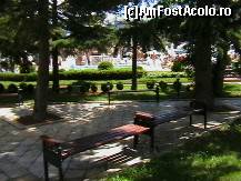 [P05] Parculet cu banci si umbra, printre copaci se vede piscina. » foto by mmierla
 - 
<span class="allrVoted glyphicon glyphicon-heart hidden" id="av97365"></span>
<a class="m-l-10 hidden" id="sv97365" onclick="voting_Foto_DelVot(,97365,1946)" role="button">șterge vot <span class="glyphicon glyphicon-remove"></span></a>
<a id="v997365" class=" c-red"  onclick="voting_Foto_SetVot(97365)" role="button"><span class="glyphicon glyphicon-heart-empty"></span> <b>LIKE</b> = Votează poza</a> <img class="hidden"  id="f97365W9" src="/imagini/loader.gif" border="0" /><span class="AjErrMes hidden" id="e97365ErM"></span>