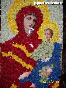 [P10] Icoana in marime naturala executata superb din flori artificiale (2.50m x 1.50m) » foto by adinuta
 - 
<span class="allrVoted glyphicon glyphicon-heart hidden" id="av100775"></span>
<a class="m-l-10 hidden" id="sv100775" onclick="voting_Foto_DelVot(,100775,1951)" role="button">șterge vot <span class="glyphicon glyphicon-remove"></span></a>
<a id="v9100775" class=" c-red"  onclick="voting_Foto_SetVot(100775)" role="button"><span class="glyphicon glyphicon-heart-empty"></span> <b>LIKE</b> = Votează poza</a> <img class="hidden"  id="f100775W9" src="/imagini/loader.gif" border="0" /><span class="AjErrMes hidden" id="e100775ErM"></span>