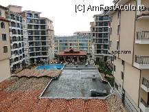 [P03] Vederea spre acoperisul cladirii de vis-a-vis. Cand te gandesti ca am platit extra pentru vedere spre mare... TEAPAAAA!!! » foto by spezam
 - 
<span class="allrVoted glyphicon glyphicon-heart hidden" id="av104045"></span>
<a class="m-l-10 hidden" id="sv104045" onclick="voting_Foto_DelVot(,104045,1951)" role="button">șterge vot <span class="glyphicon glyphicon-remove"></span></a>
<a id="v9104045" class=" c-red"  onclick="voting_Foto_SetVot(104045)" role="button"><span class="glyphicon glyphicon-heart-empty"></span> <b>LIKE</b> = Votează poza</a> <img class="hidden"  id="f104045W9" src="/imagini/loader.gif" border="0" /><span class="AjErrMes hidden" id="e104045ErM"></span>