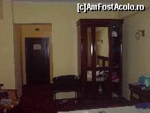 [P01] Camera - interior, vedere spre usa de la intrare » foto by tabache
 - 
<span class="allrVoted glyphicon glyphicon-heart hidden" id="av460073"></span>
<a class="m-l-10 hidden" id="sv460073" onclick="voting_Foto_DelVot(,460073,1954)" role="button">șterge vot <span class="glyphicon glyphicon-remove"></span></a>
<a id="v9460073" class=" c-red"  onclick="voting_Foto_SetVot(460073)" role="button"><span class="glyphicon glyphicon-heart-empty"></span> <b>LIKE</b> = Votează poza</a> <img class="hidden"  id="f460073W9" src="/imagini/loader.gif" border="0" /><span class="AjErrMes hidden" id="e460073ErM"></span>