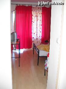 [P27] În camera de hotel. » foto by fluturas1*
 - 
<span class="allrVoted glyphicon glyphicon-heart hidden" id="av131550"></span>
<a class="m-l-10 hidden" id="sv131550" onclick="voting_Foto_DelVot(,131550,1955)" role="button">șterge vot <span class="glyphicon glyphicon-remove"></span></a>
<a id="v9131550" class=" c-red"  onclick="voting_Foto_SetVot(131550)" role="button"><span class="glyphicon glyphicon-heart-empty"></span> <b>LIKE</b> = Votează poza</a> <img class="hidden"  id="f131550W9" src="/imagini/loader.gif" border="0" /><span class="AjErrMes hidden" id="e131550ErM"></span>