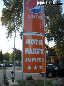 [P04] Un panou care ne indica faptul ca am ajuns la Hotelul Majestic din Jupiter. » foto by fluturas1*
 - 
<span class="allrVoted glyphicon glyphicon-heart hidden" id="av131472"></span>
<a class="m-l-10 hidden" id="sv131472" onclick="voting_Foto_DelVot(,131472,1955)" role="button">șterge vot <span class="glyphicon glyphicon-remove"></span></a>
<a id="v9131472" class=" c-red"  onclick="voting_Foto_SetVot(131472)" role="button"><span class="glyphicon glyphicon-heart-empty"></span> <b>LIKE</b> = Votează poza</a> <img class="hidden"  id="f131472W9" src="/imagini/loader.gif" border="0" /><span class="AjErrMes hidden" id="e131472ErM"></span>