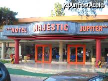 [P05] Se observa intrarea principală în incinta hotelului Majestic. » foto by fluturas1*
 - 
<span class="allrVoted glyphicon glyphicon-heart hidden" id="av131475"></span>
<a class="m-l-10 hidden" id="sv131475" onclick="voting_Foto_DelVot(,131475,1955)" role="button">șterge vot <span class="glyphicon glyphicon-remove"></span></a>
<a id="v9131475" class=" c-red"  onclick="voting_Foto_SetVot(131475)" role="button"><span class="glyphicon glyphicon-heart-empty"></span> <b>LIKE</b> = Votează poza</a> <img class="hidden"  id="f131475W9" src="/imagini/loader.gif" border="0" /><span class="AjErrMes hidden" id="e131475ErM"></span>