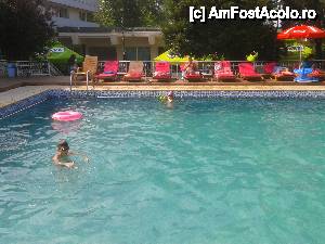 [P02] Piscina... apa curata, incapatoare, sezlong-uri suficiente » foto by bigbrother
 - 
<span class="allrVoted glyphicon glyphicon-heart hidden" id="av446543"></span>
<a class="m-l-10 hidden" id="sv446543" onclick="voting_Foto_DelVot(,446543,1955)" role="button">șterge vot <span class="glyphicon glyphicon-remove"></span></a>
<a id="v9446543" class=" c-red"  onclick="voting_Foto_SetVot(446543)" role="button"><span class="glyphicon glyphicon-heart-empty"></span> <b>LIKE</b> = Votează poza</a> <img class="hidden"  id="f446543W9" src="/imagini/loader.gif" border="0" /><span class="AjErrMes hidden" id="e446543ErM"></span>