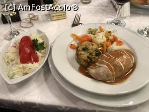 [P25] Parc Hotel Alba Iulia - felul principal C1 » foto by nicole33
 - 
<span class="allrVoted glyphicon glyphicon-heart hidden" id="av953665"></span>
<a class="m-l-10 hidden" id="sv953665" onclick="voting_Foto_DelVot(,953665,1971)" role="button">șterge vot <span class="glyphicon glyphicon-remove"></span></a>
<a id="v9953665" class=" c-red"  onclick="voting_Foto_SetVot(953665)" role="button"><span class="glyphicon glyphicon-heart-empty"></span> <b>LIKE</b> = Votează poza</a> <img class="hidden"  id="f953665W9" src="/imagini/loader.gif" border="0" /><span class="AjErrMes hidden" id="e953665ErM"></span>