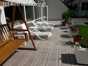[P13] spatiul exterior de relaxare - langa piscina » foto by silvia tudoran
 - 
<span class="allrVoted glyphicon glyphicon-heart hidden" id="av1011764"></span>
<a class="m-l-10 hidden" id="sv1011764" onclick="voting_Foto_DelVot(,1011764,1971)" role="button">șterge vot <span class="glyphicon glyphicon-remove"></span></a>
<a id="v91011764" class=" c-red"  onclick="voting_Foto_SetVot(1011764)" role="button"><span class="glyphicon glyphicon-heart-empty"></span> <b>LIKE</b> = Votează poza</a> <img class="hidden"  id="f1011764W9" src="/imagini/loader.gif" border="0" /><span class="AjErrMes hidden" id="e1011764ErM"></span>