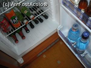 [P06] Minibarul bine garnisit și pe bani mulți.  » foto by Zoazore
 - 
<span class="allrVoted glyphicon glyphicon-heart hidden" id="av951237"></span>
<a class="m-l-10 hidden" id="sv951237" onclick="voting_Foto_DelVot(,951237,1971)" role="button">șterge vot <span class="glyphicon glyphicon-remove"></span></a>
<a id="v9951237" class=" c-red"  onclick="voting_Foto_SetVot(951237)" role="button"><span class="glyphicon glyphicon-heart-empty"></span> <b>LIKE</b> = Votează poza</a> <img class="hidden"  id="f951237W9" src="/imagini/loader.gif" border="0" /><span class="AjErrMes hidden" id="e951237ErM"></span>