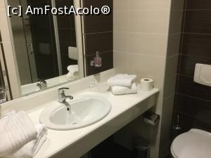 [P18] Hotel Parc - si am ajuns si in baie care la o vedere generala chiar arata bine » foto by mishu
 - 
<span class="allrVoted glyphicon glyphicon-heart hidden" id="av950773"></span>
<a class="m-l-10 hidden" id="sv950773" onclick="voting_Foto_DelVot(,950773,1971)" role="button">șterge vot <span class="glyphicon glyphicon-remove"></span></a>
<a id="v9950773" class=" c-red"  onclick="voting_Foto_SetVot(950773)" role="button"><span class="glyphicon glyphicon-heart-empty"></span> <b>LIKE</b> = Votează poza</a> <img class="hidden"  id="f950773W9" src="/imagini/loader.gif" border="0" /><span class="AjErrMes hidden" id="e950773ErM"></span>
