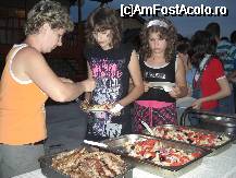 [P04] Servim repejor gratarelul caci stim deja ce ne asteapa ulterior: discoteca pentru toti!:-) » foto by Terra Mythica
 - 
<span class="allrVoted glyphicon glyphicon-heart hidden" id="av31786"></span>
<a class="m-l-10 hidden" id="sv31786" onclick="voting_Foto_DelVot(,31786,1972)" role="button">șterge vot <span class="glyphicon glyphicon-remove"></span></a>
<a id="v931786" class=" c-red"  onclick="voting_Foto_SetVot(31786)" role="button"><span class="glyphicon glyphicon-heart-empty"></span> <b>LIKE</b> = Votează poza</a> <img class="hidden"  id="f31786W9" src="/imagini/loader.gif" border="0" /><span class="AjErrMes hidden" id="e31786ErM"></span>