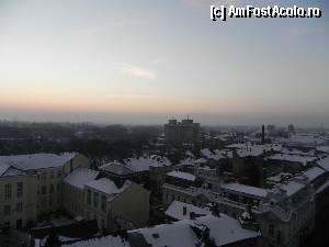 [P08] Privelistea de la camerele din spate, catre Mures (trece pe sub copacii din planul 2). Cladirea inalta, chiar pe malul Muresului, este Hotel Parc, clasica escala de pe vremuri in excursiile cu autocarul catre vest.  » foto by abancor
 - 
<span class="allrVoted glyphicon glyphicon-heart hidden" id="av338983"></span>
<a class="m-l-10 hidden" id="sv338983" onclick="voting_Foto_DelVot(,338983,1984)" role="button">șterge vot <span class="glyphicon glyphicon-remove"></span></a>
<a id="v9338983" class=" c-red"  onclick="voting_Foto_SetVot(338983)" role="button"><span class="glyphicon glyphicon-heart-empty"></span> <b>LIKE</b> = Votează poza</a> <img class="hidden"  id="f338983W9" src="/imagini/loader.gif" border="0" /><span class="AjErrMes hidden" id="e338983ErM"></span>