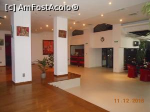 [P05] Hotel Posada - Curtea de Argeș. În lobby, pictură contemporană.  » foto by iulianic
 - 
<span class="allrVoted glyphicon glyphicon-heart hidden" id="av818733"></span>
<a class="m-l-10 hidden" id="sv818733" onclick="voting_Foto_DelVot(,818733,1993)" role="button">șterge vot <span class="glyphicon glyphicon-remove"></span></a>
<a id="v9818733" class=" c-red"  onclick="voting_Foto_SetVot(818733)" role="button"><span class="glyphicon glyphicon-heart-empty"></span> <b>LIKE</b> = Votează poza</a> <img class="hidden"  id="f818733W9" src="/imagini/loader.gif" border="0" /><span class="AjErrMes hidden" id="e818733ErM"></span>