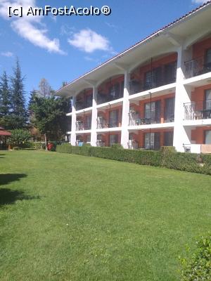 [P01] Hotel Hrizantema -curte » foto by melena
 - 
<span class="allrVoted glyphicon glyphicon-heart hidden" id="av1389614"></span>
<a class="m-l-10 hidden" id="sv1389614" onclick="voting_Foto_DelVot(,1389614,1998)" role="button">șterge vot <span class="glyphicon glyphicon-remove"></span></a>
<a id="v91389614" class=" c-red"  onclick="voting_Foto_SetVot(1389614)" role="button"><span class="glyphicon glyphicon-heart-empty"></span> <b>LIKE</b> = Votează poza</a> <img class="hidden"  id="f1389614W9" src="/imagini/loader.gif" border="0" /><span class="AjErrMes hidden" id="e1389614ErM"></span>