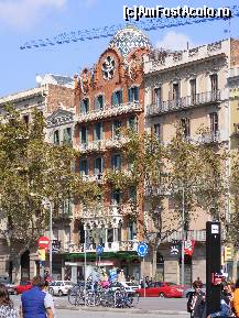 [P10] cladire barceloneza » foto by zpedro*
 - 
<span class="allrVoted glyphicon glyphicon-heart hidden" id="av95874"></span>
<a class="m-l-10 hidden" id="sv95874" onclick="voting_Foto_DelVot(,95874,1999)" role="button">șterge vot <span class="glyphicon glyphicon-remove"></span></a>
<a id="v995874" class=" c-red"  onclick="voting_Foto_SetVot(95874)" role="button"><span class="glyphicon glyphicon-heart-empty"></span> <b>LIKE</b> = Votează poza</a> <img class="hidden"  id="f95874W9" src="/imagini/loader.gif" border="0" /><span class="AjErrMes hidden" id="e95874ErM"></span>