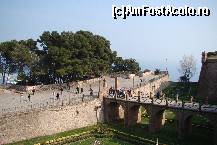 [P23] intrarea in castelul Montjuic » foto by calingolea
 - 
<span class="allrVoted glyphicon glyphicon-heart hidden" id="av60580"></span>
<a class="m-l-10 hidden" id="sv60580" onclick="voting_Foto_DelVot(,60580,1999)" role="button">șterge vot <span class="glyphicon glyphicon-remove"></span></a>
<a id="v960580" class=" c-red"  onclick="voting_Foto_SetVot(60580)" role="button"><span class="glyphicon glyphicon-heart-empty"></span> <b>LIKE</b> = Votează poza</a> <img class="hidden"  id="f60580W9" src="/imagini/loader.gif" border="0" /><span class="AjErrMes hidden" id="e60580ErM"></span>