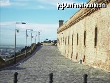 [P42] Castelul Montjuic. Partea dinspre Portul Industrial. Dealul e foarte abrupt in partea asta. » foto by TraianS
 - 
<span class="allrVoted glyphicon glyphicon-heart hidden" id="av291419"></span>
<a class="m-l-10 hidden" id="sv291419" onclick="voting_Foto_DelVot(,291419,1999)" role="button">șterge vot <span class="glyphicon glyphicon-remove"></span></a>
<a id="v9291419" class=" c-red"  onclick="voting_Foto_SetVot(291419)" role="button"><span class="glyphicon glyphicon-heart-empty"></span> <b>LIKE</b> = Votează poza</a> <img class="hidden"  id="f291419W9" src="/imagini/loader.gif" border="0" /><span class="AjErrMes hidden" id="e291419ErM"></span>