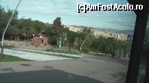 [P45] Poza din autobuzul 193. Mergeam inspre Telecabina. Avem de coborat la statia Pl. de Carlos Ibanez. Acolo este un giratoriu si autobuzul se va intoarce inapoi in directia din care a venit. Veti vedea si un Hotel Miramar. » foto by TraianS
 - 
<span class="allrVoted glyphicon glyphicon-heart hidden" id="av291422"></span>
<a class="m-l-10 hidden" id="sv291422" onclick="voting_Foto_DelVot(,291422,1999)" role="button">șterge vot <span class="glyphicon glyphicon-remove"></span></a>
<a id="v9291422" class=" c-red"  onclick="voting_Foto_SetVot(291422)" role="button"><span class="glyphicon glyphicon-heart-empty"></span> <b>LIKE</b> = Votează poza</a> <img class="hidden"  id="f291422W9" src="/imagini/loader.gif" border="0" /><span class="AjErrMes hidden" id="e291422ErM"></span>