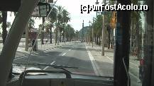 [P72] Din autobuzul 59, ne apropiem de monumentul lui Columb. MareMagnum si Acvariumul sunt undeva in stanga. » foto by TraianS
 - 
<span class="allrVoted glyphicon glyphicon-heart hidden" id="av291474"></span>
<a class="m-l-10 hidden" id="sv291474" onclick="voting_Foto_DelVot(,291474,1999)" role="button">șterge vot <span class="glyphicon glyphicon-remove"></span></a>
<a id="v9291474" class=" c-red"  onclick="voting_Foto_SetVot(291474)" role="button"><span class="glyphicon glyphicon-heart-empty"></span> <b>LIKE</b> = Votează poza</a> <img class="hidden"  id="f291474W9" src="/imagini/loader.gif" border="0" /><span class="AjErrMes hidden" id="e291474ErM"></span>