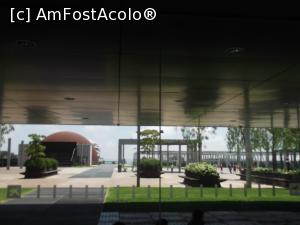[P16] Curtea interioară a muzeului CosmoCaixa, văzută dinăuntru » foto by diacrys*
 - 
<span class="allrVoted glyphicon glyphicon-heart hidden" id="av822274"></span>
<a class="m-l-10 hidden" id="sv822274" onclick="voting_Foto_DelVot(,822274,1999)" role="button">șterge vot <span class="glyphicon glyphicon-remove"></span></a>
<a id="v9822274" class=" c-red"  onclick="voting_Foto_SetVot(822274)" role="button"><span class="glyphicon glyphicon-heart-empty"></span> <b>LIKE</b> = Votează poza</a> <img class="hidden"  id="f822274W9" src="/imagini/loader.gif" border="0" /><span class="AjErrMes hidden" id="e822274ErM"></span>