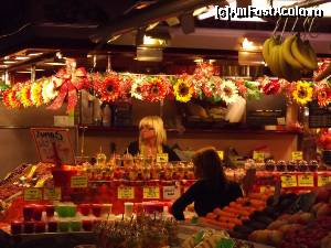 [P08] în incinta pieței Boqueria » foto by robert
 - 
<span class="allrVoted glyphicon glyphicon-heart hidden" id="av626695"></span>
<a class="m-l-10 hidden" id="sv626695" onclick="voting_Foto_DelVot(,626695,1999)" role="button">șterge vot <span class="glyphicon glyphicon-remove"></span></a>
<a id="v9626695" class=" c-red"  onclick="voting_Foto_SetVot(626695)" role="button"><span class="glyphicon glyphicon-heart-empty"></span> <b>LIKE</b> = Votează poza</a> <img class="hidden"  id="f626695W9" src="/imagini/loader.gif" border="0" /><span class="AjErrMes hidden" id="e626695ErM"></span>