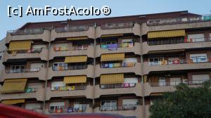 [P33] cam toate cladirile aveau steagul cataloniei la balcoane » foto by adutza_ghiocel
 - 
<span class="allrVoted glyphicon glyphicon-heart hidden" id="av919560"></span>
<a class="m-l-10 hidden" id="sv919560" onclick="voting_Foto_DelVot(,919560,1999)" role="button">șterge vot <span class="glyphicon glyphicon-remove"></span></a>
<a id="v9919560" class=" c-red"  onclick="voting_Foto_SetVot(919560)" role="button"><span class="glyphicon glyphicon-heart-empty"></span> <b>LIKE</b> = Votează poza</a> <img class="hidden"  id="f919560W9" src="/imagini/loader.gif" border="0" /><span class="AjErrMes hidden" id="e919560ErM"></span>