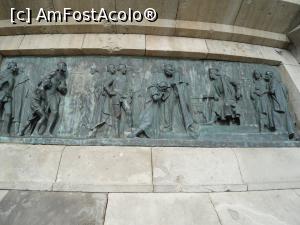 [P18] Barcelona. Baza Momumentului Columb. Reîntoarcerea. Este primit de Regina Isabella, în timp ce Regele Ferdinand furios că nu a găsit aur, a umblat aiurea și i-a pierdut și o corabie. » foto by mihaelavoicu
 - 
<span class="allrVoted glyphicon glyphicon-heart hidden" id="av1154274"></span>
<a class="m-l-10 hidden" id="sv1154274" onclick="voting_Foto_DelVot(,1154274,1999)" role="button">șterge vot <span class="glyphicon glyphicon-remove"></span></a>
<a id="v91154274" class=" c-red"  onclick="voting_Foto_SetVot(1154274)" role="button"><span class="glyphicon glyphicon-heart-empty"></span> <b>LIKE</b> = Votează poza</a> <img class="hidden"  id="f1154274W9" src="/imagini/loader.gif" border="0" /><span class="AjErrMes hidden" id="e1154274ErM"></span>