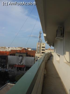 [P20] Bacău - Hotel Decebal. Balconul etajului 5. » foto by iulianic
 - 
<span class="allrVoted glyphicon glyphicon-heart hidden" id="av1441451"></span>
<a class="m-l-10 hidden" id="sv1441451" onclick="voting_Foto_DelVot(,1441451,2006)" role="button">șterge vot <span class="glyphicon glyphicon-remove"></span></a>
<a id="v91441451" class=" c-red"  onclick="voting_Foto_SetVot(1441451)" role="button"><span class="glyphicon glyphicon-heart-empty"></span> <b>LIKE</b> = Votează poza</a> <img class="hidden"  id="f1441451W9" src="/imagini/loader.gif" border="0" /><span class="AjErrMes hidden" id="e1441451ErM"></span>