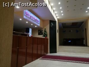 [P05] Recepția hotelului; în față, un spațiu de relaxare cu bar și sala de conferințe » foto by crismis
 - 
<span class="allrVoted glyphicon glyphicon-heart hidden" id="av824779"></span>
<a class="m-l-10 hidden" id="sv824779" onclick="voting_Foto_DelVot(,824779,2010)" role="button">șterge vot <span class="glyphicon glyphicon-remove"></span></a>
<a id="v9824779" class=" c-red"  onclick="voting_Foto_SetVot(824779)" role="button"><span class="glyphicon glyphicon-heart-empty"></span> <b>LIKE</b> = Votează poza</a> <img class="hidden"  id="f824779W9" src="/imagini/loader.gif" border="0" /><span class="AjErrMes hidden" id="e824779ErM"></span>