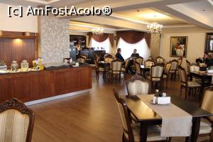 [P26] Oradea, Hotel Impero, Sala Micului Dejun, Vedere spre bar » foto by mprofeanu
 - 
<span class="allrVoted glyphicon glyphicon-heart hidden" id="av1128824"></span>
<a class="m-l-10 hidden" id="sv1128824" onclick="voting_Foto_DelVot(,1128824,2015)" role="button">șterge vot <span class="glyphicon glyphicon-remove"></span></a>
<a id="v91128824" class=" c-red"  onclick="voting_Foto_SetVot(1128824)" role="button"><span class="glyphicon glyphicon-heart-empty"></span> <b>LIKE</b> = Votează poza</a> <img class="hidden"  id="f1128824W9" src="/imagini/loader.gif" border="0" /><span class="AjErrMes hidden" id="e1128824ErM"></span>