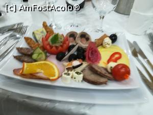 [P11] Aperitiv de la revelion » foto by olteanul2010
 - 
<span class="allrVoted glyphicon glyphicon-heart hidden" id="av934927"></span>
<a class="m-l-10 hidden" id="sv934927" onclick="voting_Foto_DelVot(,934927,2037)" role="button">șterge vot <span class="glyphicon glyphicon-remove"></span></a>
<a id="v9934927" class=" c-red"  onclick="voting_Foto_SetVot(934927)" role="button"><span class="glyphicon glyphicon-heart-empty"></span> <b>LIKE</b> = Votează poza</a> <img class="hidden"  id="f934927W9" src="/imagini/loader.gif" border="0" /><span class="AjErrMes hidden" id="e934927ErM"></span>