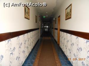 [P10] Hotel Triumph - Holul de la parter. În stânga ieșirea la recepție.  » foto by iulianic
 - 
<span class="allrVoted glyphicon glyphicon-heart hidden" id="av880827"></span>
<a class="m-l-10 hidden" id="sv880827" onclick="voting_Foto_DelVot(,880827,2046)" role="button">șterge vot <span class="glyphicon glyphicon-remove"></span></a>
<a id="v9880827" class=" c-red"  onclick="voting_Foto_SetVot(880827)" role="button"><span class="glyphicon glyphicon-heart-empty"></span> <b>LIKE</b> = Votează poza</a> <img class="hidden"  id="f880827W9" src="/imagini/loader.gif" border="0" /><span class="AjErrMes hidden" id="e880827ErM"></span>