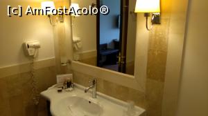 [P19] Hotel Internațional București - baia camerei 210 dublă twin » foto by creivean
 - 
<span class="allrVoted glyphicon glyphicon-heart hidden" id="av1303125"></span>
<a class="m-l-10 hidden" id="sv1303125" onclick="voting_Foto_DelVot(,1303125,2093)" role="button">șterge vot <span class="glyphicon glyphicon-remove"></span></a>
<a id="v91303125" class=" c-red"  onclick="voting_Foto_SetVot(1303125)" role="button"><span class="glyphicon glyphicon-heart-empty"></span> <b>LIKE</b> = Votează poza</a> <img class="hidden"  id="f1303125W9" src="/imagini/loader.gif" border="0" /><span class="AjErrMes hidden" id="e1303125ErM"></span>