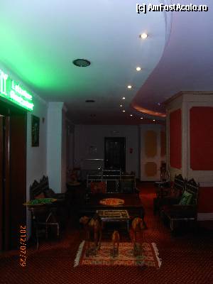 [P12] Phoenicia Grand Hotel- fast, curatenie si opulenta peste tot » foto by sunflower
 - 
<span class="allrVoted glyphicon glyphicon-heart hidden" id="av380014"></span>
<a class="m-l-10 hidden" id="sv380014" onclick="voting_Foto_DelVot(,380014,2109)" role="button">șterge vot <span class="glyphicon glyphicon-remove"></span></a>
<a id="v9380014" class=" c-red"  onclick="voting_Foto_SetVot(380014)" role="button"><span class="glyphicon glyphicon-heart-empty"></span> <b>LIKE</b> = Votează poza</a> <img class="hidden"  id="f380014W9" src="/imagini/loader.gif" border="0" /><span class="AjErrMes hidden" id="e380014ErM"></span>
