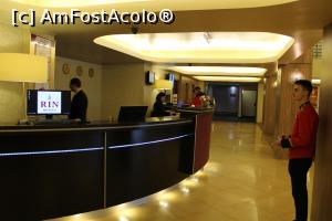 [P24] Otopeni, Rin Airport Hotel, Recepția » foto by mprofeanu
 - 
<span class="allrVoted glyphicon glyphicon-heart hidden" id="av1063308"></span>
<a class="m-l-10 hidden" id="sv1063308" onclick="voting_Foto_DelVot(,1063308,2113)" role="button">șterge vot <span class="glyphicon glyphicon-remove"></span></a>
<a id="v91063308" class=" c-red"  onclick="voting_Foto_SetVot(1063308)" role="button"><span class="glyphicon glyphicon-heart-empty"></span> <b>LIKE</b> = Votează poza</a> <img class="hidden"  id="f1063308W9" src="/imagini/loader.gif" border="0" /><span class="AjErrMes hidden" id="e1063308ErM"></span>