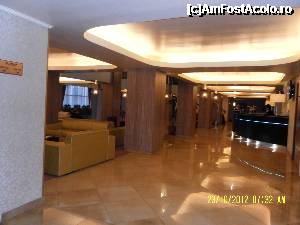 [P12] In receptia hotelului Rin Airport » foto by Alina53
 - 
<span class="allrVoted glyphicon glyphicon-heart hidden" id="av404221"></span>
<a class="m-l-10 hidden" id="sv404221" onclick="voting_Foto_DelVot(,404221,2113)" role="button">șterge vot <span class="glyphicon glyphicon-remove"></span></a>
<a id="v9404221" class=" c-red"  onclick="voting_Foto_SetVot(404221)" role="button"><span class="glyphicon glyphicon-heart-empty"></span> <b>LIKE</b> = Votează poza</a> <img class="hidden"  id="f404221W9" src="/imagini/loader.gif" border="0" /><span class="AjErrMes hidden" id="e404221ErM"></span>