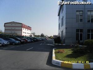 [P20] Parcarea din fata hotelurilor Rin Airport si Rin Express » foto by Alina53
 - 
<span class="allrVoted glyphicon glyphicon-heart hidden" id="av404234"></span>
<a class="m-l-10 hidden" id="sv404234" onclick="voting_Foto_DelVot(,404234,2113)" role="button">șterge vot <span class="glyphicon glyphicon-remove"></span></a>
<a id="v9404234" class=" c-red"  onclick="voting_Foto_SetVot(404234)" role="button"><span class="glyphicon glyphicon-heart-empty"></span> <b>LIKE</b> = Votează poza</a> <img class="hidden"  id="f404234W9" src="/imagini/loader.gif" border="0" /><span class="AjErrMes hidden" id="e404234ErM"></span>
