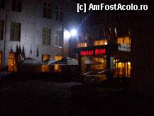 [P02] Intrarea la Hotel RIN Otopeni » foto by presario
 - 
<span class="allrVoted glyphicon glyphicon-heart hidden" id="av102601"></span>
<a class="m-l-10 hidden" id="sv102601" onclick="voting_Foto_DelVot(,102601,2113)" role="button">șterge vot <span class="glyphicon glyphicon-remove"></span></a>
<a id="v9102601" class=" c-red"  onclick="voting_Foto_SetVot(102601)" role="button"><span class="glyphicon glyphicon-heart-empty"></span> <b>LIKE</b> = Votează poza</a> <img class="hidden"  id="f102601W9" src="/imagini/loader.gif" border="0" /><span class="AjErrMes hidden" id="e102601ErM"></span>