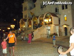 [P29] un punct de atractie in Paralia, un loc comercial in care turistii dau buluc sa se pozeze » foto by magdan*
 - 
<span class="allrVoted glyphicon glyphicon-heart hidden" id="av257535"></span>
<a class="m-l-10 hidden" id="sv257535" onclick="voting_Foto_DelVot(,257535,2114)" role="button">șterge vot <span class="glyphicon glyphicon-remove"></span></a>
<a id="v9257535" class=" c-red"  onclick="voting_Foto_SetVot(257535)" role="button"><span class="glyphicon glyphicon-heart-empty"></span> <b>LIKE</b> = Votează poza</a> <img class="hidden"  id="f257535W9" src="/imagini/loader.gif" border="0" /><span class="AjErrMes hidden" id="e257535ErM"></span>