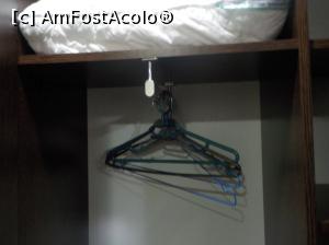 [P13] În dulap avem umerașe, perne și o pilotă » foto by Zoazore
 - 
<span class="allrVoted glyphicon glyphicon-heart hidden" id="av1296739"></span>
<a class="m-l-10 hidden" id="sv1296739" onclick="voting_Foto_DelVot(,1296739,2121)" role="button">șterge vot <span class="glyphicon glyphicon-remove"></span></a>
<a id="v91296739" class=" c-red"  onclick="voting_Foto_SetVot(1296739)" role="button"><span class="glyphicon glyphicon-heart-empty"></span> <b>LIKE</b> = Votează poza</a> <img class="hidden"  id="f1296739W9" src="/imagini/loader.gif" border="0" /><span class="AjErrMes hidden" id="e1296739ErM"></span>