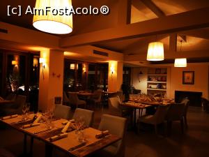 [P20] Restaurantul La Vitrine » foto by crismis
 - 
<span class="allrVoted glyphicon glyphicon-heart hidden" id="av1272547"></span>
<a class="m-l-10 hidden" id="sv1272547" onclick="voting_Foto_DelVot(,1272547,2131)" role="button">șterge vot <span class="glyphicon glyphicon-remove"></span></a>
<a id="v91272547" class=" c-red"  onclick="voting_Foto_SetVot(1272547)" role="button"><span class="glyphicon glyphicon-heart-empty"></span> <b>LIKE</b> = Votează poza</a> <img class="hidden"  id="f1272547W9" src="/imagini/loader.gif" border="0" /><span class="AjErrMes hidden" id="e1272547ErM"></span>