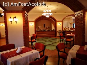 [P44] Restaurant Clasic, la subsol, unde se servește micul dejun » foto by crismis
 - 
<span class="allrVoted glyphicon glyphicon-heart hidden" id="av1272571"></span>
<a class="m-l-10 hidden" id="sv1272571" onclick="voting_Foto_DelVot(,1272571,2131)" role="button">șterge vot <span class="glyphicon glyphicon-remove"></span></a>
<a id="v91272571" class=" c-red"  onclick="voting_Foto_SetVot(1272571)" role="button"><span class="glyphicon glyphicon-heart-empty"></span> <b>LIKE</b> = Votează poza</a> <img class="hidden"  id="f1272571W9" src="/imagini/loader.gif" border="0" /><span class="AjErrMes hidden" id="e1272571ErM"></span>